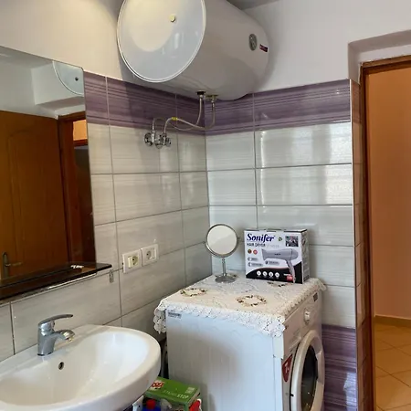 N Apartment *