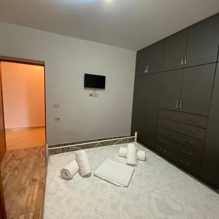 N Apartment *